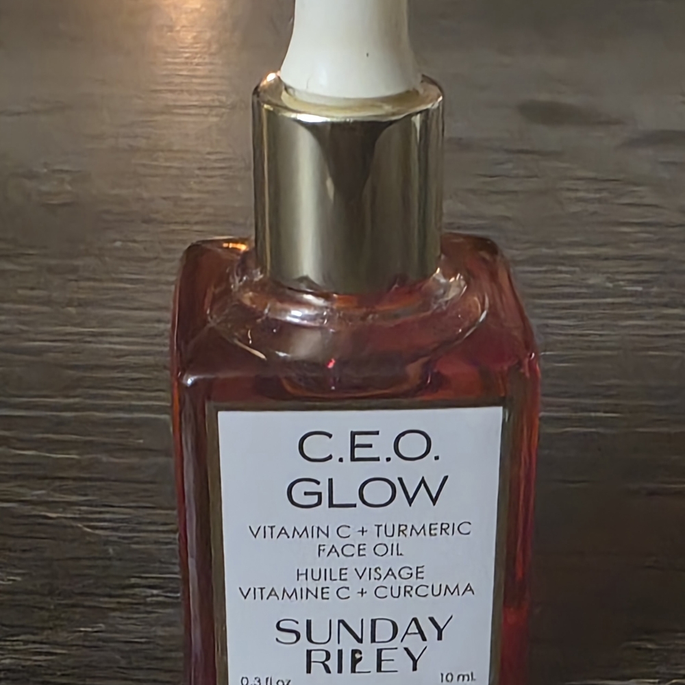Sunday Riley C.E.O. Glow Face Oil - Gold and White